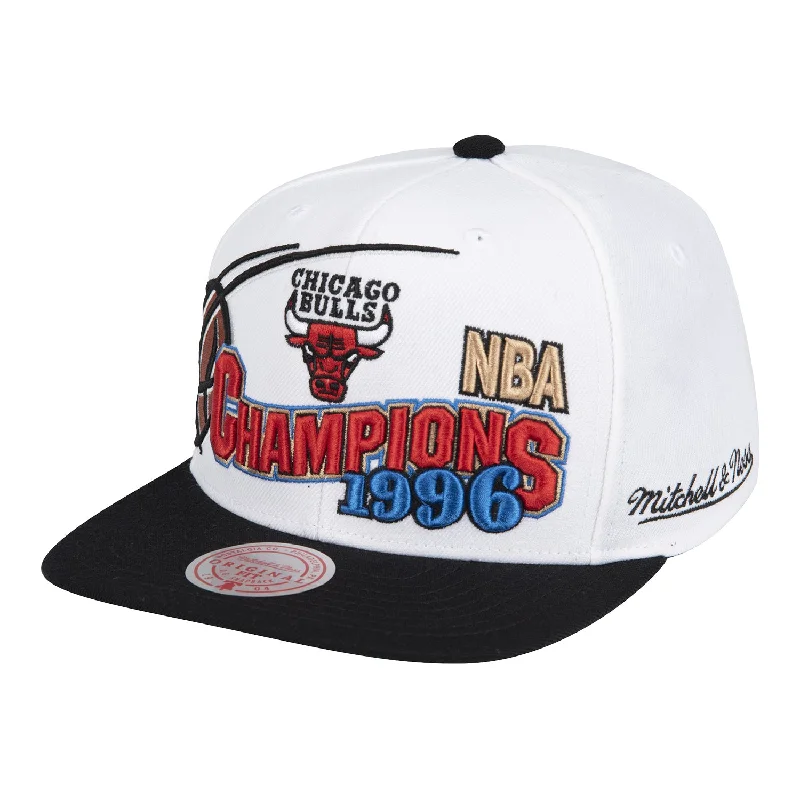 Chicago Bulls Mitchell & Ness '96 Champs Snapback